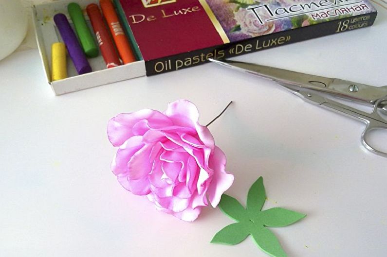 How to make a paper rose.